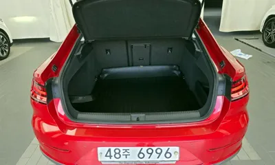 Volkswagen Arteon 2018, 64773 км, за 13130.58 USD - фото 20