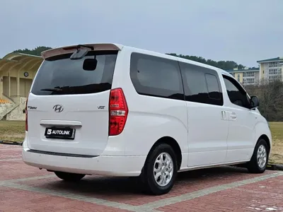 Hyundai Starex 2015, 116205 км, за 6381.45 USD