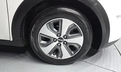 Kia Niro 2018, 159978 км, за 6055.87 USD - фото 21