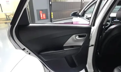 Kia Niro 2018, 159978 км, за 6055.87 USD - фото 25