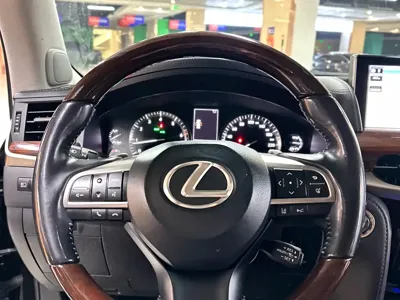Lexus LX 2020, 77000 км, за 179513.88 USD - фото 18