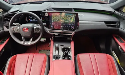 Lexus RX 2024, 4520 км, за 63749.4 USD - фото 7
