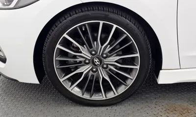 Hyundai Avante 2017, 92568 км, за 7220.69 USD