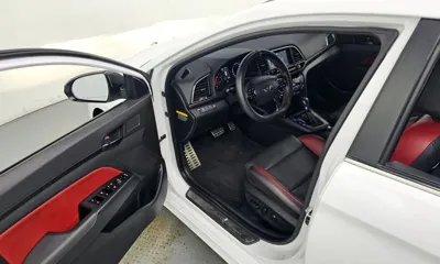 Hyundai Avante 2017, 92568 км, за 7220.69 USD - фото 10