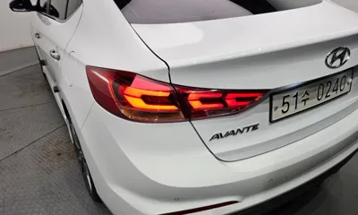 Hyundai Avante 2017, 92568 км, за 7220.69 USD - фото 23