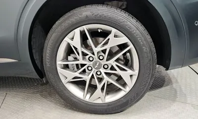 Genesis GV70 2023, 71761 км, за 22139.73 USD - фото 21