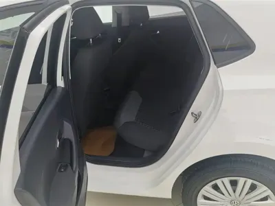 Volkswagen Polo 2018, 31800 км, за 6297.7 USD - фото 11