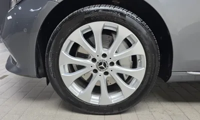 Mercedes-Benz E-Class 2019, 83184 км, за 16451.93 USD