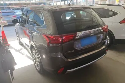 Mitsubishi Outlander 2016, 126800 км, за 8703 USD
