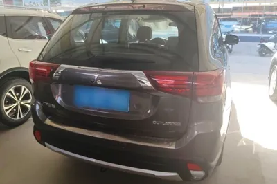 Mitsubishi Outlander 2016, 126800 км, за 8703 USD