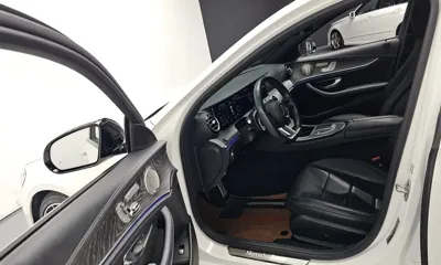 Mercedes-Benz E-Class 2023, 64591 км, за 32120.32 USD - фото 10