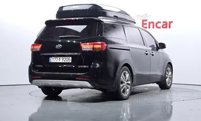 Kia Canival 2018, 124145 км, за 9984.23 USD