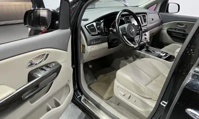 Kia Canival 2018, 124145 км, за 9984.23 USD - фото 11