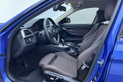 BMW 3 Series 2019, 56400 км, за 15554 USD - фото 23