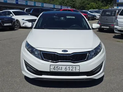 Kia K5 2013, 82352 км, за 3741.63 USD