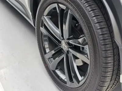 Lexus NX 2025, 3000 км, за 41368.1 USD