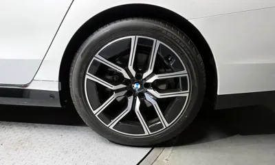 BMW 7-Series 2025, 9494 км, за 90684.49 USD - фото 21
