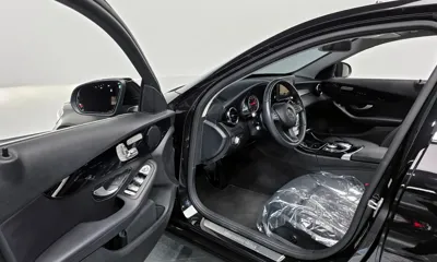 Mercedes-Benz C-Class 2018, 37556 км, за 14113.17 USD - фото 11