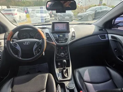 Hyundai Avante 2016, 195000 км, за 3249.33 USD - фото 9