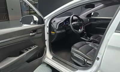 Hyundai Avante 2019, 200972 км, за 5185.77 USD - фото 10