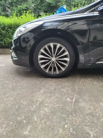 Hyundai Grandeur 2014, 221000 км, за 2275.24 USD