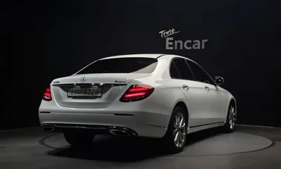 Mercedes-Benz E-Class 2018, 49865 км, за 17932.21 USD