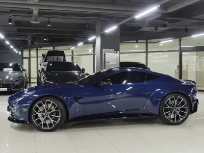 Astonmartin Vantage 2025, 4000 км, за 191608.83 USD