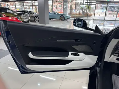 Astonmartin Vantage 2025, 4000 км, за 191608.83 USD - фото 7