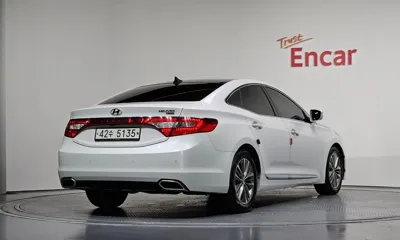 Hyundai Grandeur 2016, 194621 км, за 3538.14 USD