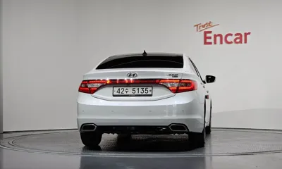 Hyundai Grandeur 2016, 194621 км, за 3538.14 USD
