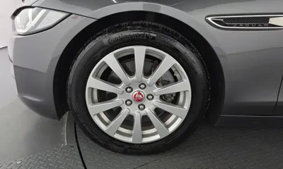 Jaguar XE 2018, 111013 км, за 5789.75 USD