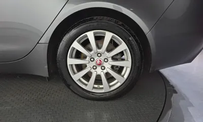 Jaguar XE 2018, 111013 км, за 5789.75 USD - фото 21
