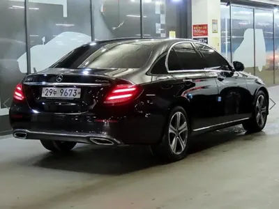 Mercedes-Benz E-Class 2017, 98759 км, за 15419.46 USD