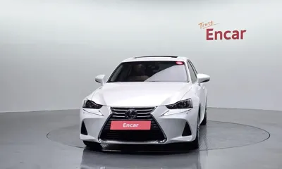 Lexus IS 2019, 66795 км, за 15592.99 USD