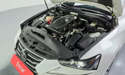Lexus IS 2019, 66795 км, за 15592.99 USD - фото 6