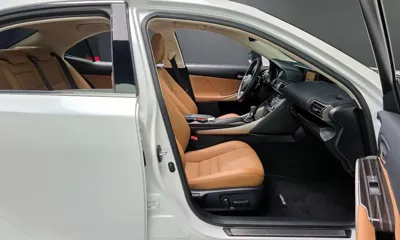 Lexus IS 2019, 66795 км, за 15592.99 USD - фото 10