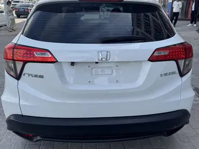 Honda Vezel 2022, 3000 км, за 15273.39 USD - фото 12