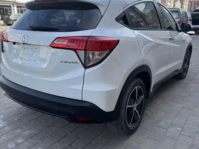 Honda Vezel 2022, 3000 км, за 15273.39 USD - фото 13