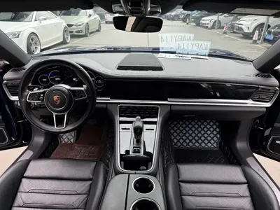 Porsche Panamera 2020, 130000 км, за 72833.6 USD