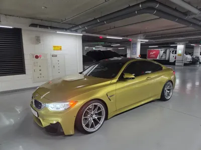 BMW M4 2016, 80136 км, за 29867.4 USD