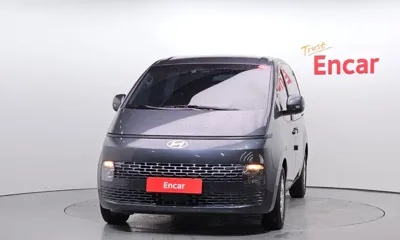 Hyundai Staria 2025, 7676 км, за 18136.9 USD