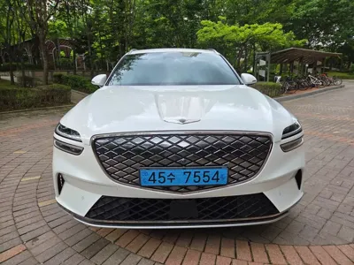 Genesis GV70 · 2022 год