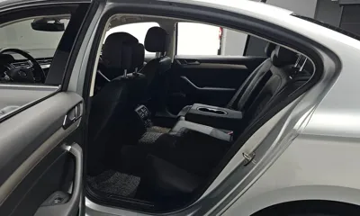 Volkswagen Passat 2018, 86820 км, за 10831.04 USD - фото 12