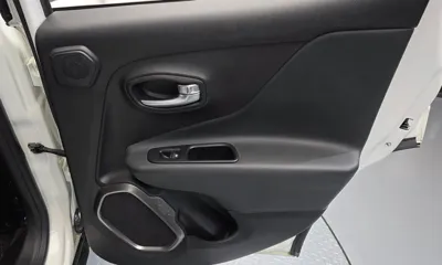 Jeep Renegade 2018, 47656 км, за 10233.69 USD - фото 25