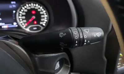 Jeep Renegade 2018, 47656 км, за 10233.69 USD - фото 29