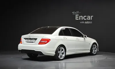 Mercedes-Benz C-Class 2012, 62582 км, за 6937.56 USD