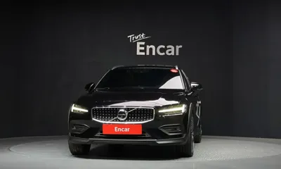 Volvo V60 2021, 35805 км, за 23790.34 USD