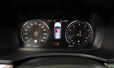 Volvo V60 2021, 35805 км, за 23624.79 USD - фото 8