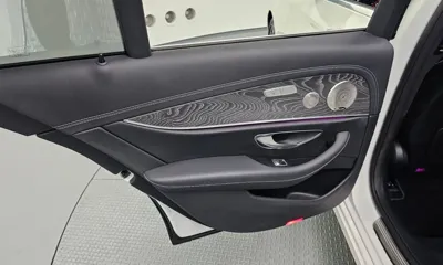 Mercedes-Benz E-Class 2022, 26414 км, за 27283.96 USD - фото 25