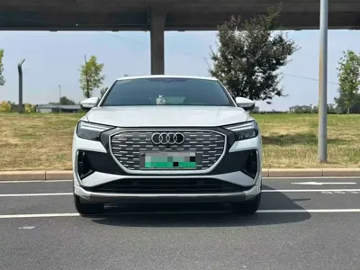 Audi Q4 e-tron 2025, 5000 км, за 22630.52 USD